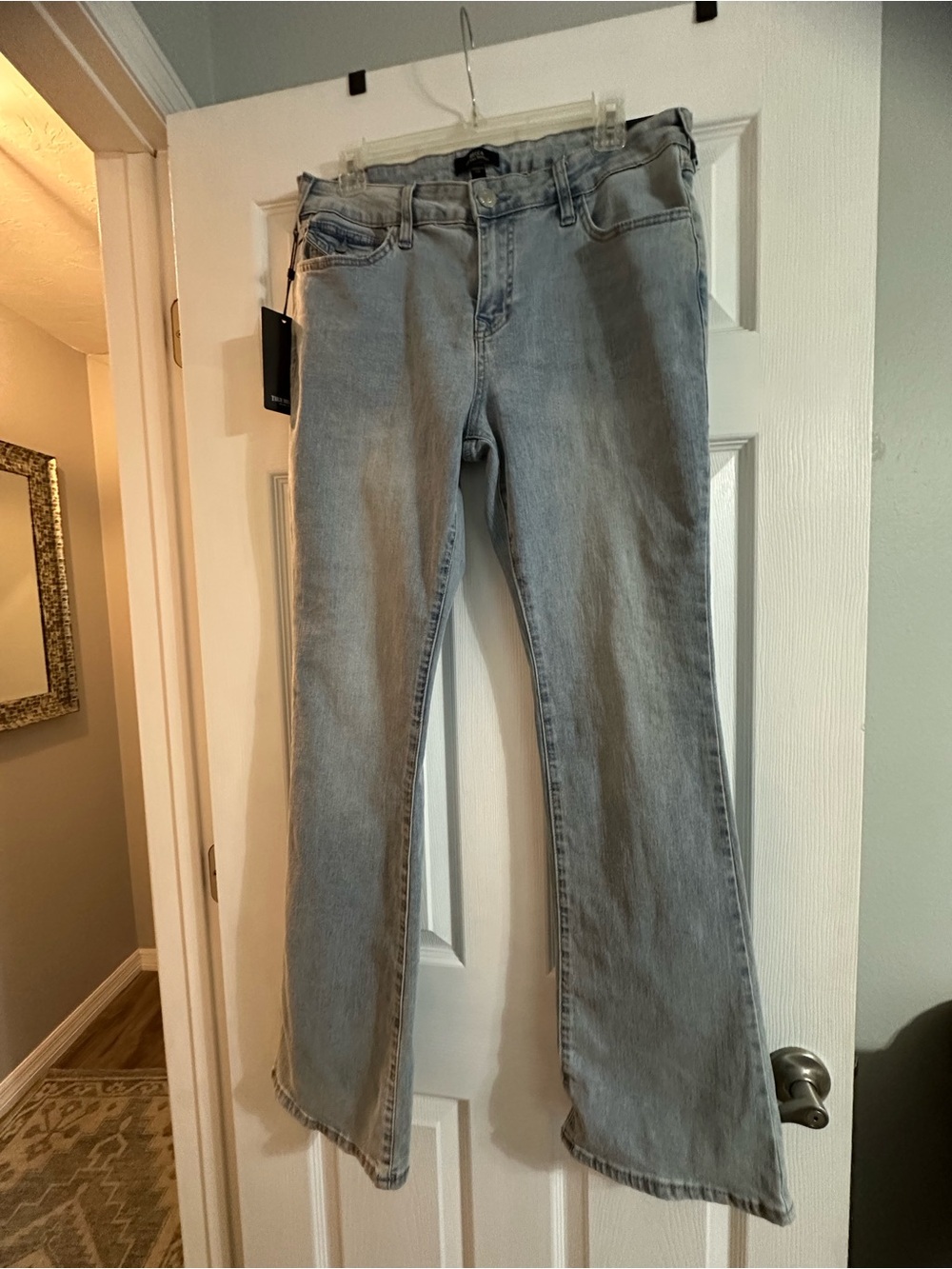 True Religion Light color boot cut  jeans NWT size 31